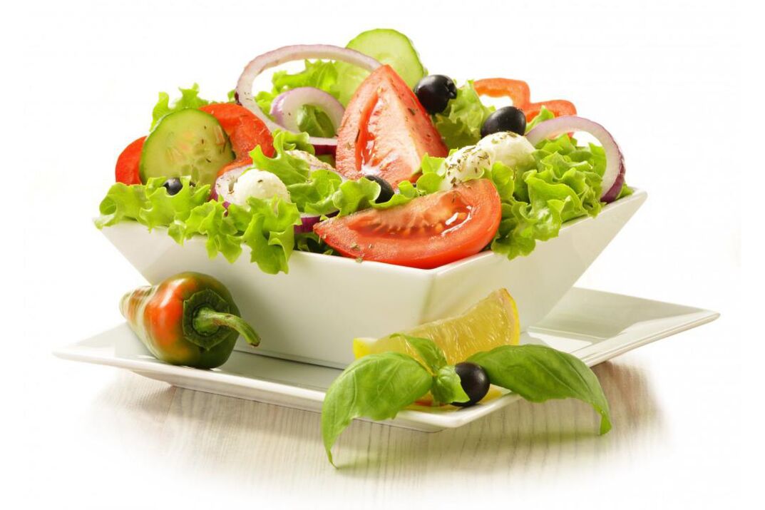 Les jours végétaux d'un régime chimique, vous pouvez préparer de délicieuses salades. 