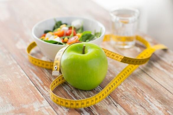 Les légumes, les fruits et l'eau sont essentiels pour perdre du poids.
